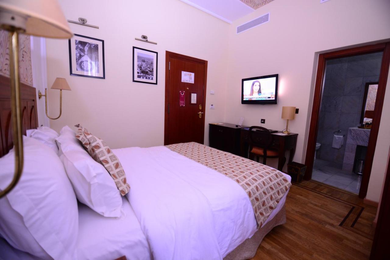 Grand Hotel Villa De France Tanger Ngoại thất bức ảnh A room at the hotel