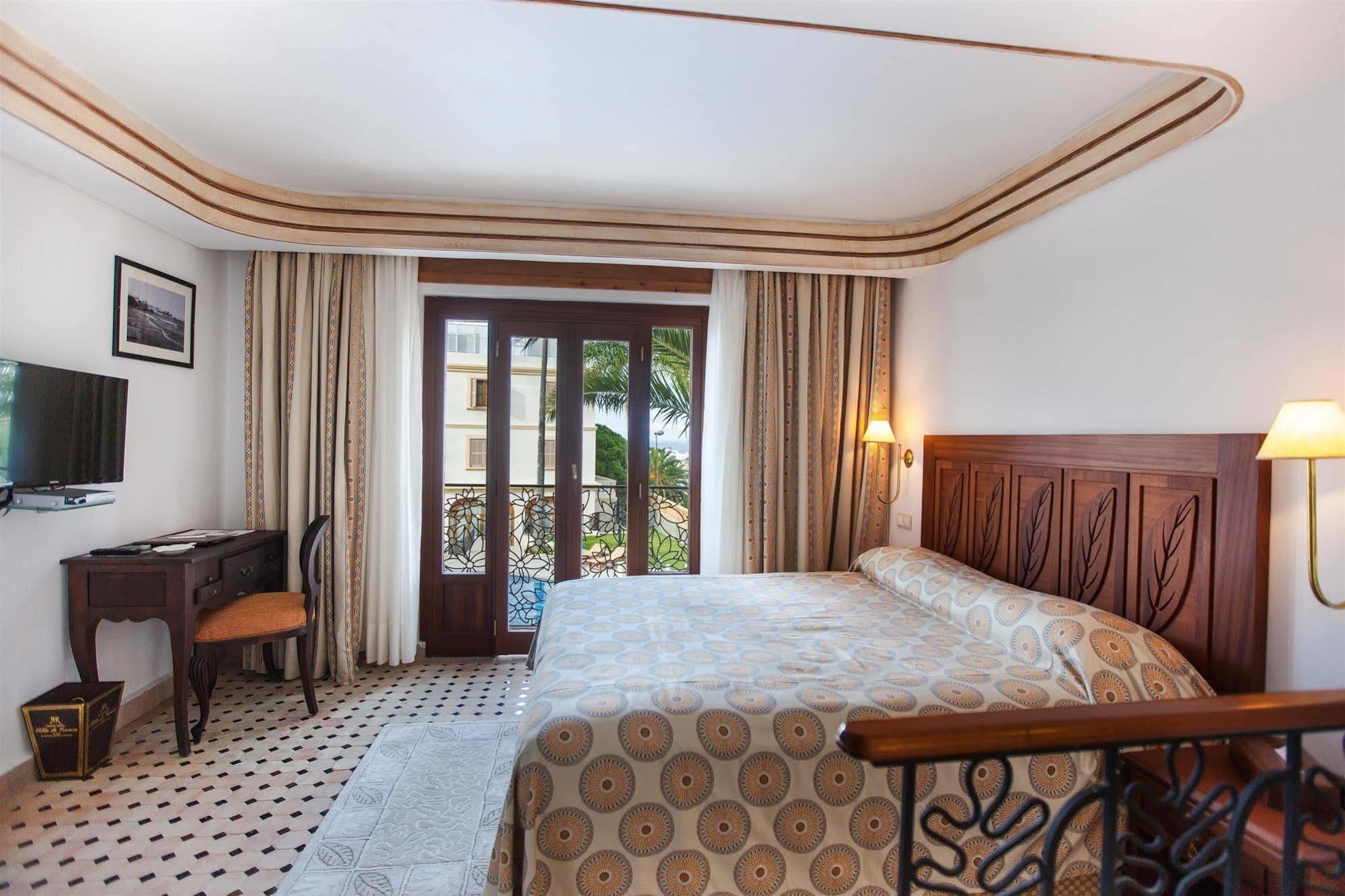 Grand Hotel Villa De France Tanger Ngoại thất bức ảnh A bedroom at the hotel