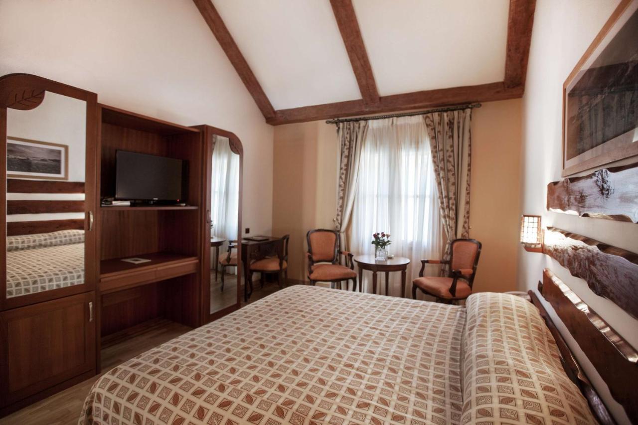 Grand Hotel Villa De France Tanger Ngoại thất bức ảnh A room at the hotel